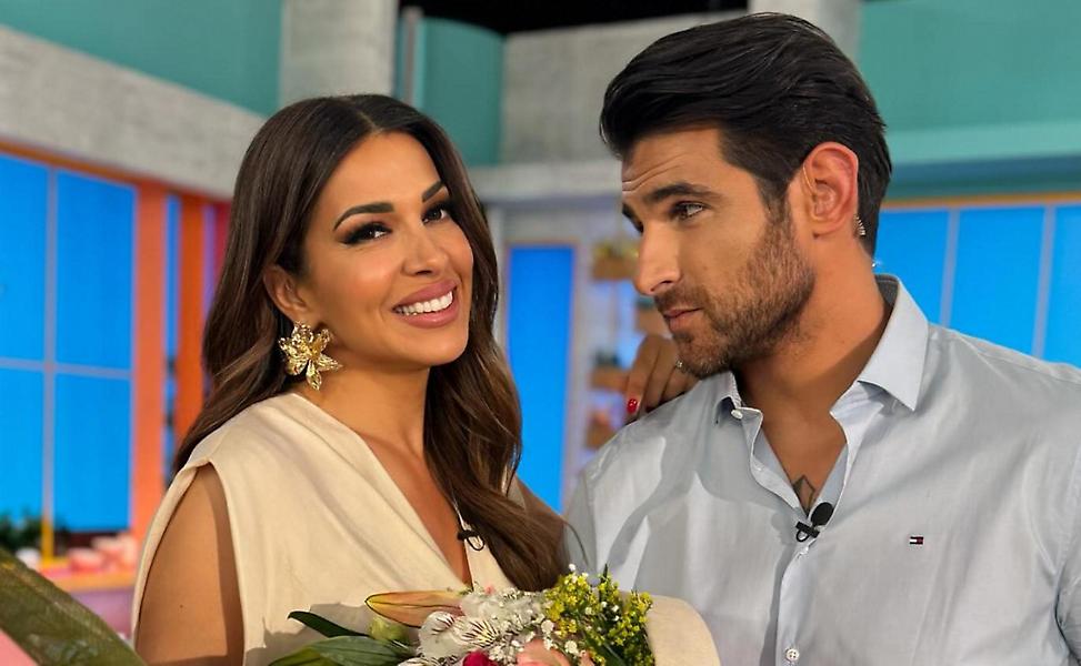 Ο Ετεοκλής Παύλου εξήγησε γιατί δεν φοράει τη βέρα του και η Χατζίδου του την είπε on air...