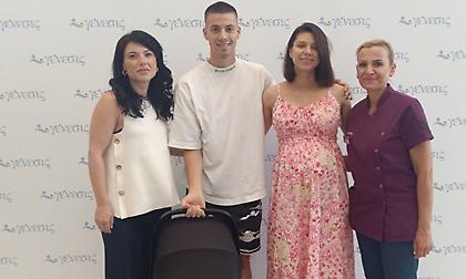 Πόζαρε για πρώτη φορά με τον νεογέννητο γιο του ο Κωνσταντέλιας