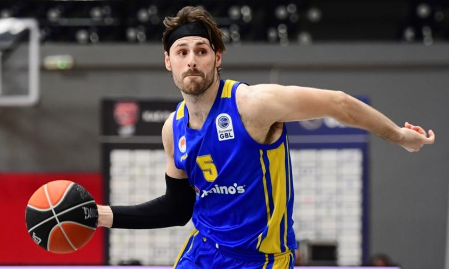 Κλείνει και Τζορτζ Πάπας ο Πανιώνιος