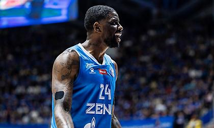 Αποχώρησε από τη Ζενίτ και ετοιμάζει... βαλίτσες για Ντουμπάι ο Μπέικον!