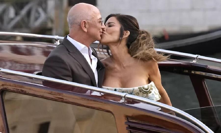 Τζεφ Μπέζος-Λόρεν Σάντσεζ: Καταιγίδα «χάλασε» το γαμήλιο πάρτι τους - Το έβαλαν στα πόδια οι καλεσμένοι