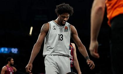 Παρελθόν από την Παρί ο Κεβάριους Χέιζ