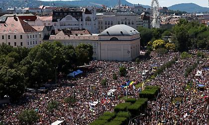 Ουγγαρία: Μεγάλη συμμετοχή στο Pride της Βουδαπέστης παρά την απαγόρευση του Ορμπαν