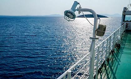 Προσέκρουσε επιβατηγό πλοίο στο λιμάνι της Πάρου