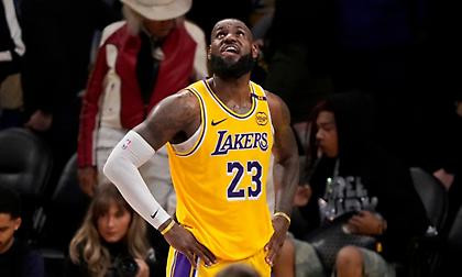 Άναψε… φωτιές ο μάνατζερ του Λεμπρόν – «Θέλουμε να δούμε τι είναι καλύτερο για την καριέρα του»