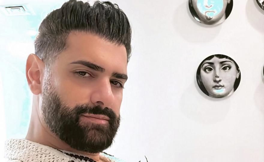 Σαρμπέλ: Επιστροφή στην Αγγλία από το Κατάρ και ξενάγηση στο σπίτι του στη βρετανική εξοχή