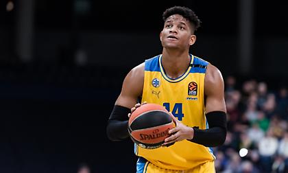 Ρελάνς για τον Ερυθρό Αστέρα: Κλείνει και τον Χασιέλ Ριβέρο!