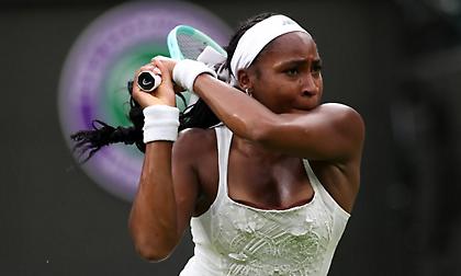 Αποκλεισμοί-σοκ για Γκοφ, Πεγκούλα