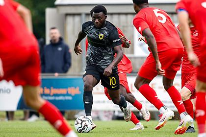 Μία ανάσα από την ισοφάριση η ΑΕΚ: Σουτ-κανονιά από τον Κοϊτά τράνταξε το οριζόντιο δοκάρι