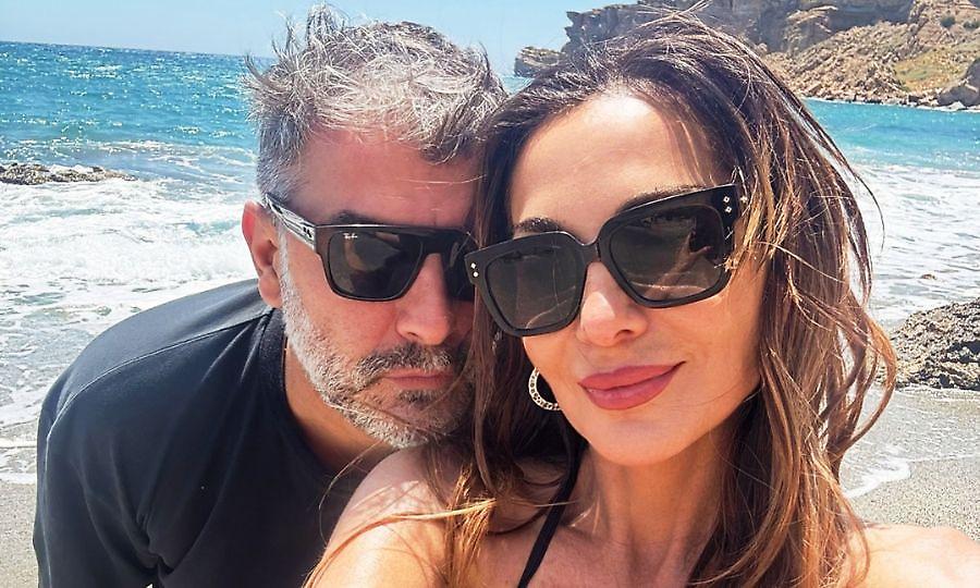 Δέσποινα Βανδή: Ο κουμπάρος της πήγε να της δείξει το νέο του σκυλάκι κι εμείς χαζέψαμε με το σπίτι της