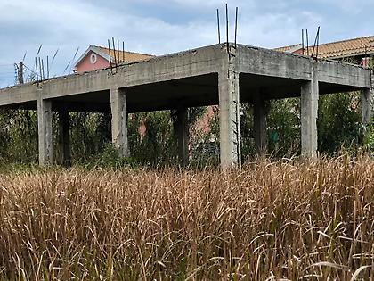 Κατακόρυφη πτώση στην οικοδομική δραστηριότητα: Ένα βήμα πιο κοντά στην κατάρρευση