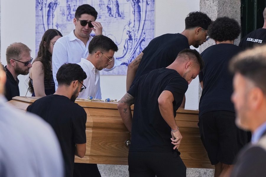 Ζότα: Οι παίκτες της Λίβερπουλ στην κηδεία του