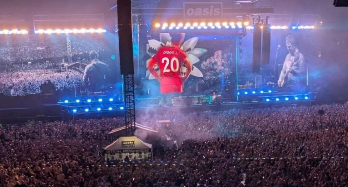 Συγκίνησαν οι OASIS – Αφιέρωσαν το “Live Forever” στον Ζότα