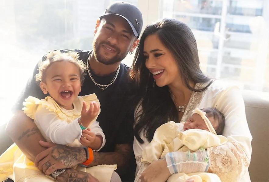 Γέννησε η σύντροφος του Νεϊμάρ-Οι φωτογραφίες με τη δεύτερη κόρη τους
