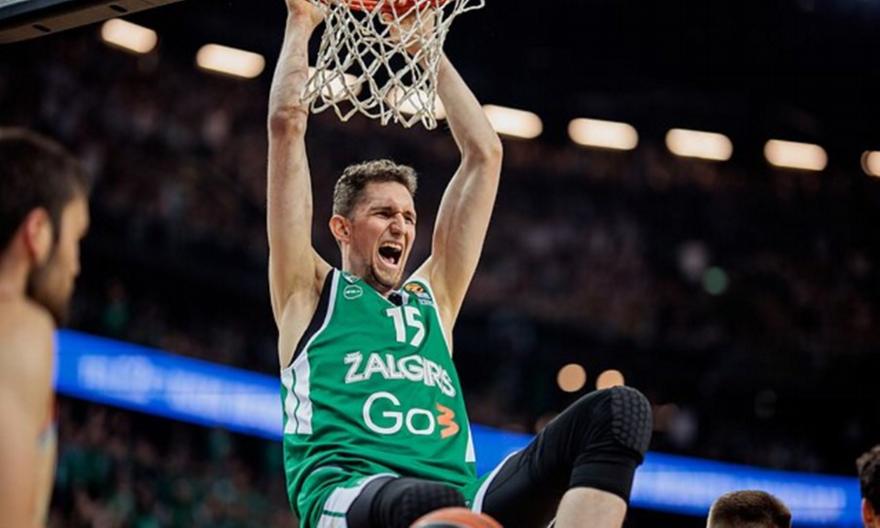 Ζάλγκιρις: Ανανεώνει με Μπιρούτις