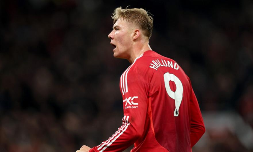 Χόιλουντ: Επιθυμεί να παραμείνει στη Γιουνάιτεντ, ενεργό το ενδιαφέρον της Ίντερ