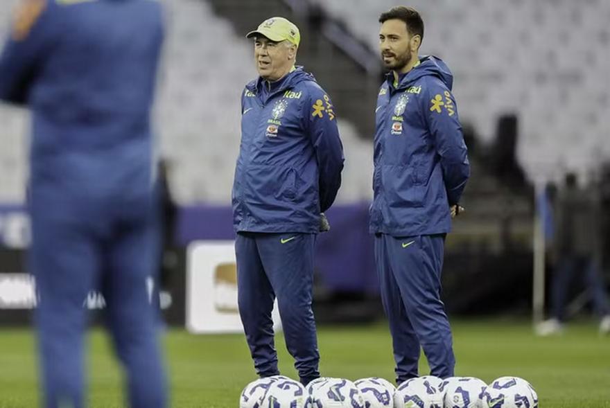 Ο Ντάβιντε Αντσελότι αναλαμβάνει την Μποταφόγκο