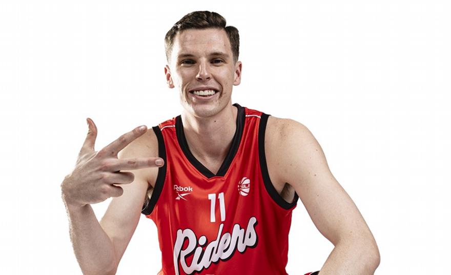 Άμπερκρομπι: «Ανυπομονώ να αγωνιστώ για τους σπουδαίους φιλάθλους του Περιστερίου»