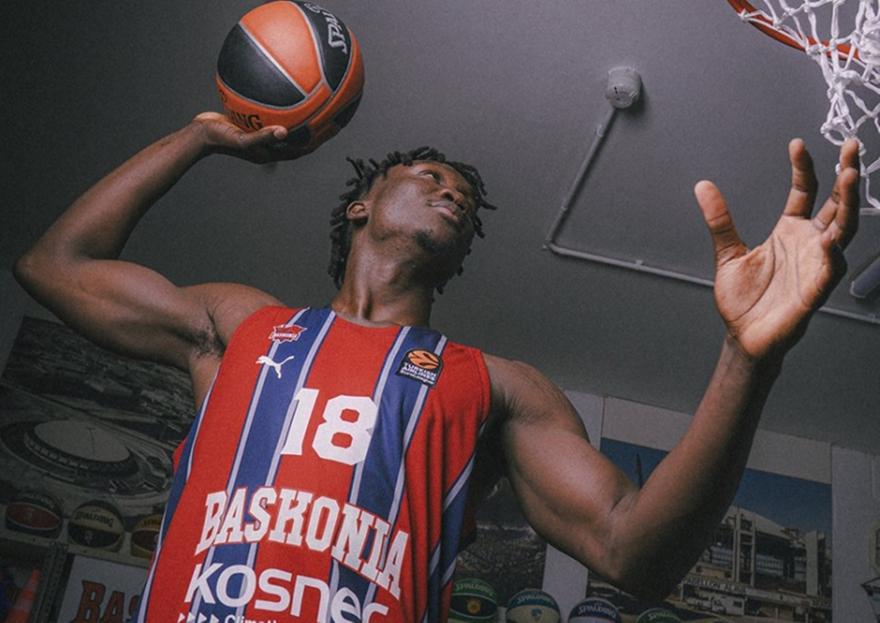 Μπασκόνια: Εντυπωσιακή η νέα φανέλα