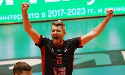 Ανανέωσε με Νίζνι ο Φιλίποφ