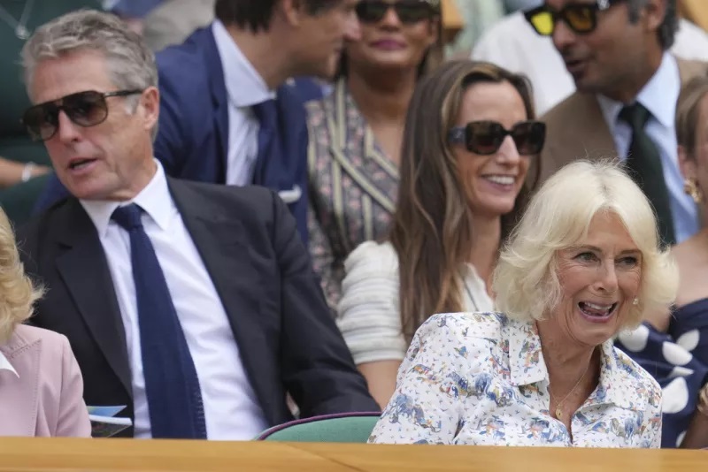 Χιου Γκραντ: Τον πήρε ο ύπνος σε αγώνα τένις στο Wimbledon