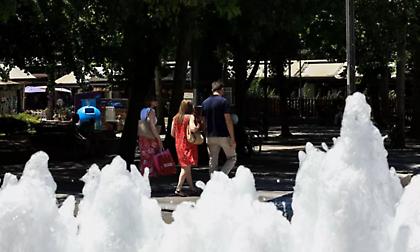 Καιρός: Μικρή ανάσα δροσιάς με πτώση της θερμοκρασίας – Επιμένουν τα μποφόρ