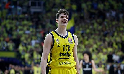 Ανατροπή με Μπιμπέροβιτς: Η Φενέρμπαχτσε ανακοίνωσε την παραμονή του