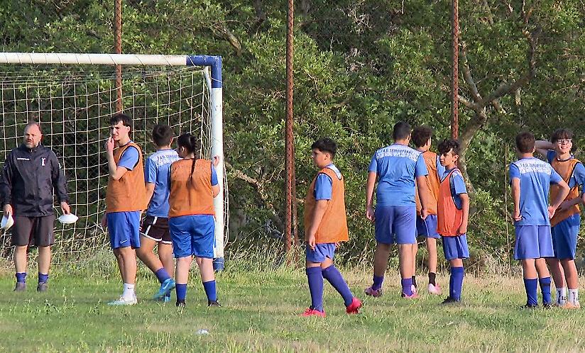 Εθελοντισμός: Όταν η κοινότητα κρατά ζωντανό το ποδόσφαιρο στη Σαμοθράκη | Όπου Υπάρχει Ελλάδα