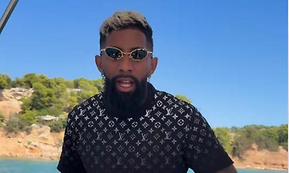 Λίγο πριν την επιστροφή στα βάσανα: Χορεύει σε σκάφος υπό τους ήχους της Φουρέιρα ο Ροντινέι