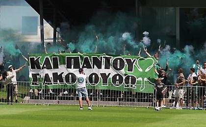 Δυναμικό παρών με καπνογόνα από τους φίλους του Παναθηναϊκού στο φιλικό με Μπράγκα (pics)