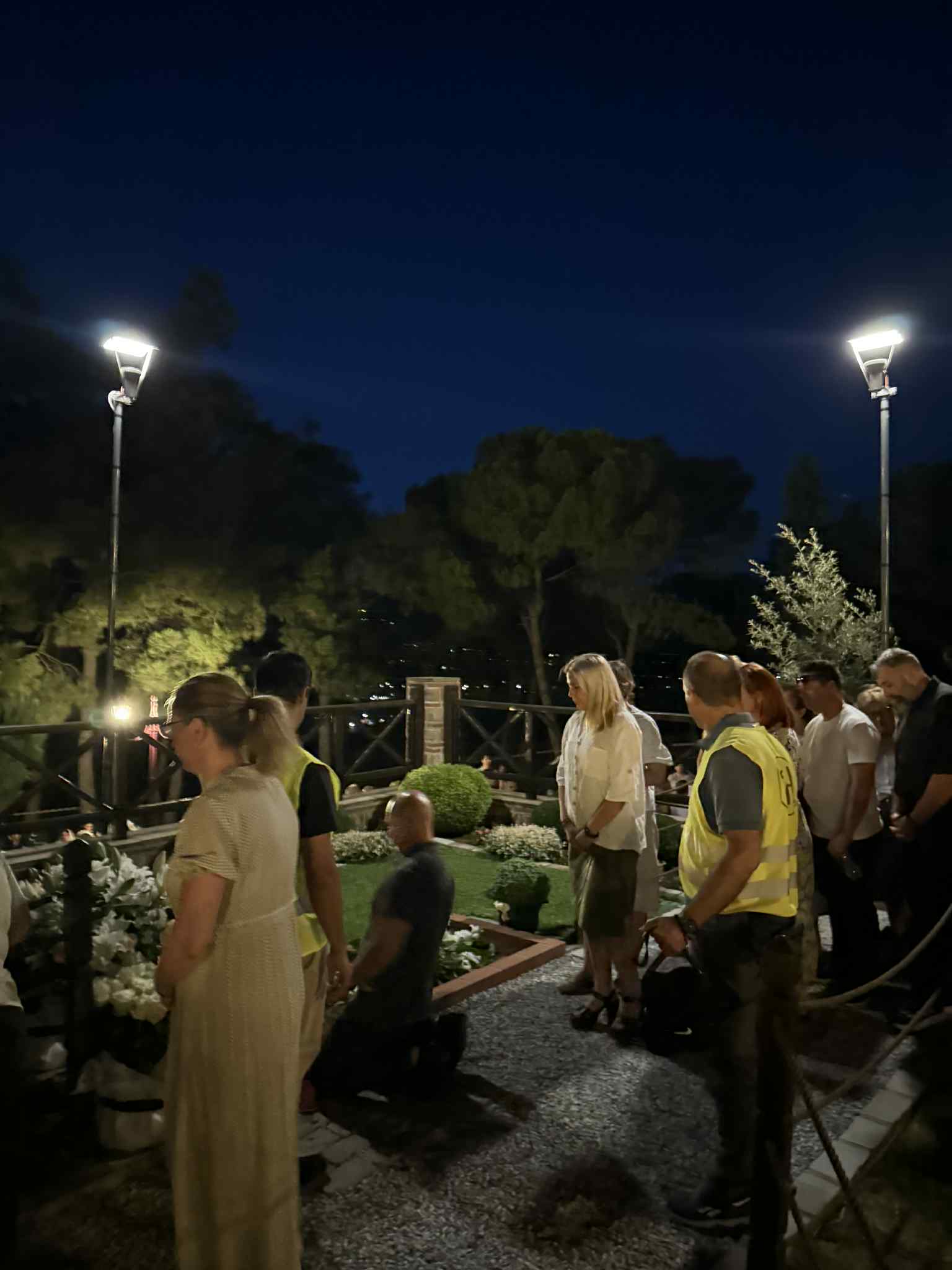 Αγιος Παϊ?σιος: Πλήθος κόσμου στον τάφο του, για τη γιορτή του