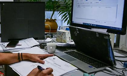 Λήγει η προθεσμία για τις φορολογικές δηλώσεις, ενώ πληθαίνουν τα αιτήματα για παράταση