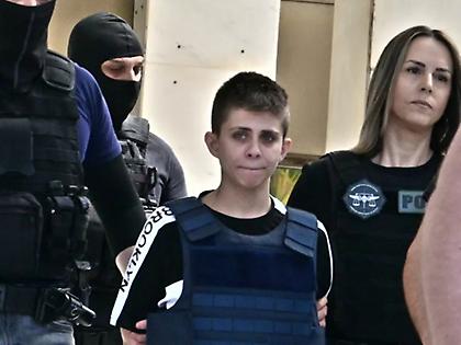 Στις φυλακές Κορυδαλλού η Ειρήνη Μουρτζούκου - Εικόνες από τη μεταγωγή της