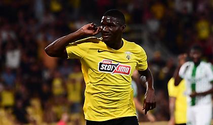 Πήρε το ριμπάουντ και σκόραρε από κοντά για το 1-0 της ΑΕΚ ο Ζίνι