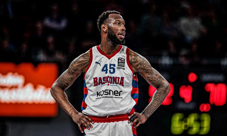 Ντόντα Χολ: Ένας εκρηκτικός σέντερ που συνδυάζει ταχύτητα, δύναμη και μπασκετικό IQ