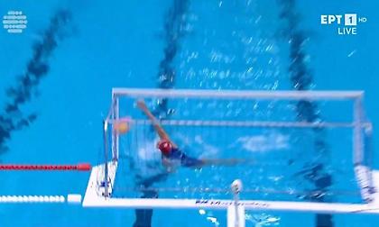 Ασύλληπτο γκολ της Ερτό: «Κρέμασε» τη Σταματοπούλου από τη μία εστία στην άλλη!