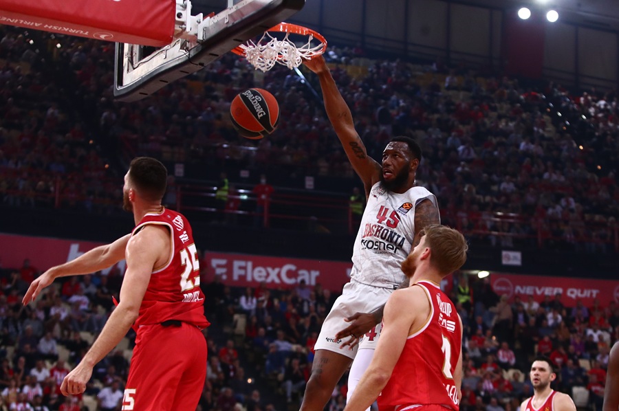 Ολυμπιακός: Ο Ντόντα Χολ είναι ασφάλεια και ρίσκο μαζί