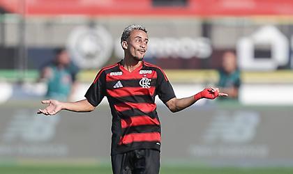 Globo: «Ο Ολυμπιακός παρακολουθεί τον Ματέους Γκονσάλβες της Φλαμένγκο»