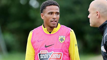 Το μήνυμα της ΑΕΚ στην αγορά για τον Ελίασον