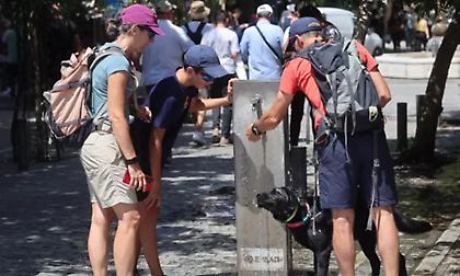 Σε ισχύ έκτακτα μέτρα για την αντιμετώπιση της θερμικής καταπόνησης - Τι ισχύει για τους εργαζόμενους