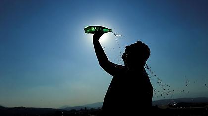 «Βράζουν» τα Βαλκάνια: Πυρκαγιές σε Βόρεια Μακεδονία και Αλβανία - Σε «κόκκινο συναγερμό» η Σερβία