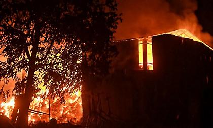 Ολονύχτια μάχη με διάσπαρτες εστίες στον Φενεό Κορινθίας