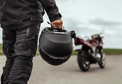 Πάνω από 2.500 πρόστιμα για κράνος μέσα σε μια εβδομάδα