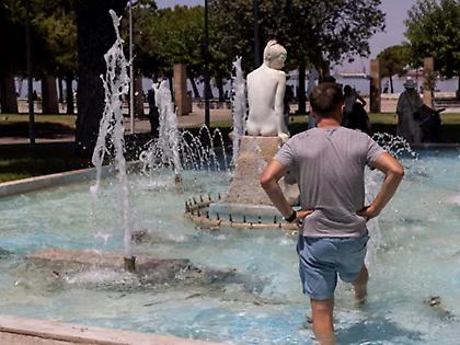 Νέα προειδοποίηση από την ΕΜΥ: Παρατείνεται ο καύσωνας μέχρι την Κυριακή - Στους 44 βαθμούς ο υδράργυρος