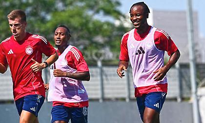 Ολυμπιακός: Η μάχη για τις δύο θέσεις των άκρων!