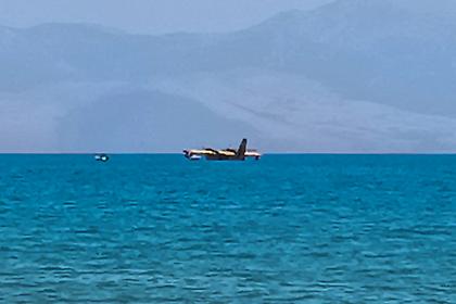 Κορινθία: «Ήμασταν μιάμιση ώρα μέσα στη θάλασσα», λένε οι δύο πιλότοι του Canadair