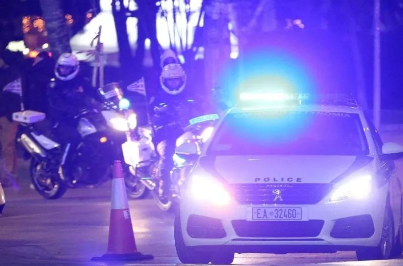 Πυροβολισμοί έξω από beach bar στη Λεωφόρο Αθηνών-Σουνίου – Τρεις τραυματίες