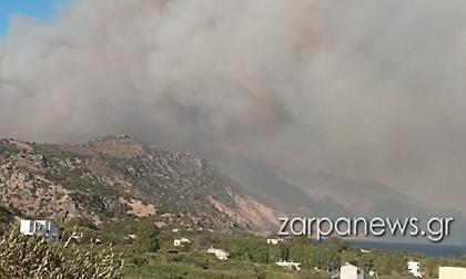 Φωτιά στα Τεμένια Χανίων – 112 για εκκένωση