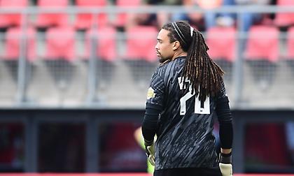 Μπήκε αναγκαστικά, αλλά... τράβηξε τα βλέμματα: Ο Κιγιάνι Ζέγκεν της Άλκμααρ ξεχώρισε στο φιλικό με τον Ολυμπιακό