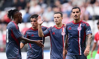 Χριστόγλου: «Απορώ γιατί ψάχνει εξτρέμ ο Ολυμπιακός με τέτοιον Πνευμονίδη…»